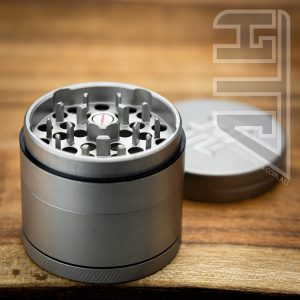 Alternative view of Medium 4pc The Ripper Grinder